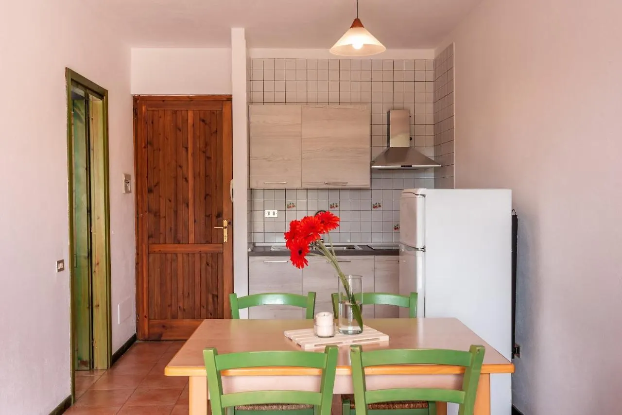 Glorious Residence Le Pavoncelle One Bedroom Sleeps Four Child Num1453 Santa Teresa Gallura 0*,  Italien