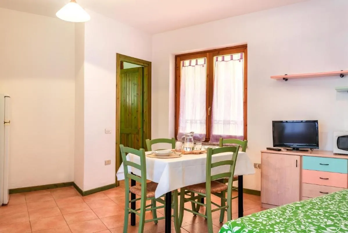 Glorious Residence Le Pavoncelle One Bedroom Sleeps Four Child Num1453 Santa Teresa Gallura Lägenhet