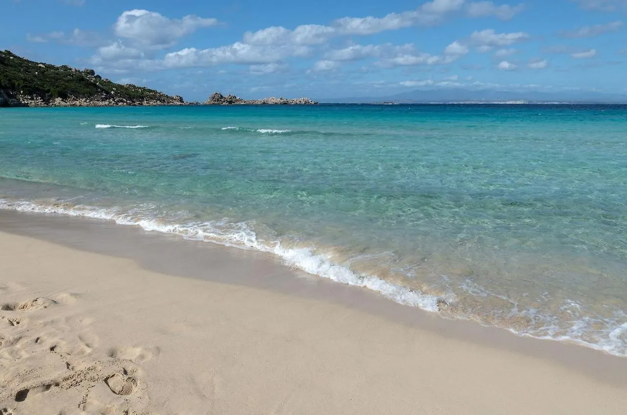 Glorious Residence Le Pavoncelle One Bedroom Sleeps Four Child Num1453 Santa Teresa Gallura