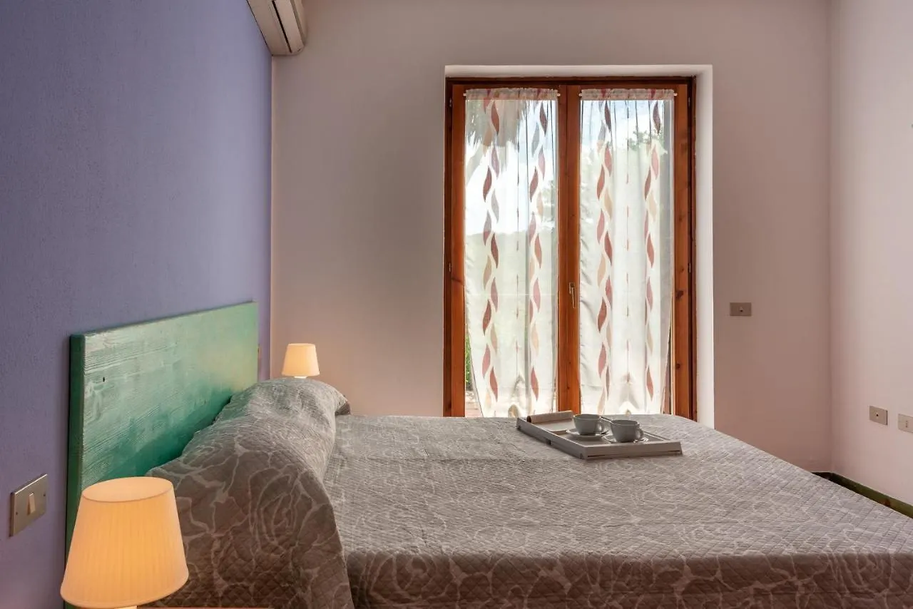 Apartment Glorious Residence Le Pavoncelle One Bedroom Sleeps Four Child Num1453 Santa Teresa Gallura Italy