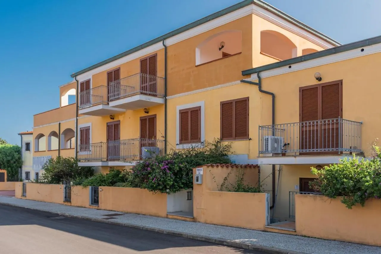 Glorious Residence Le Pavoncelle One Bedroom Sleeps Four Child Num1453 Santa Teresa Gallura 0*,  Italien